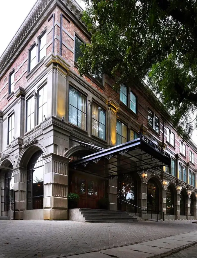 The Gunawarman Hotel